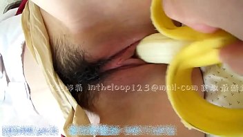 Em tiếp viên hàng không thủ dâm với chuối địt nhau trong hotel